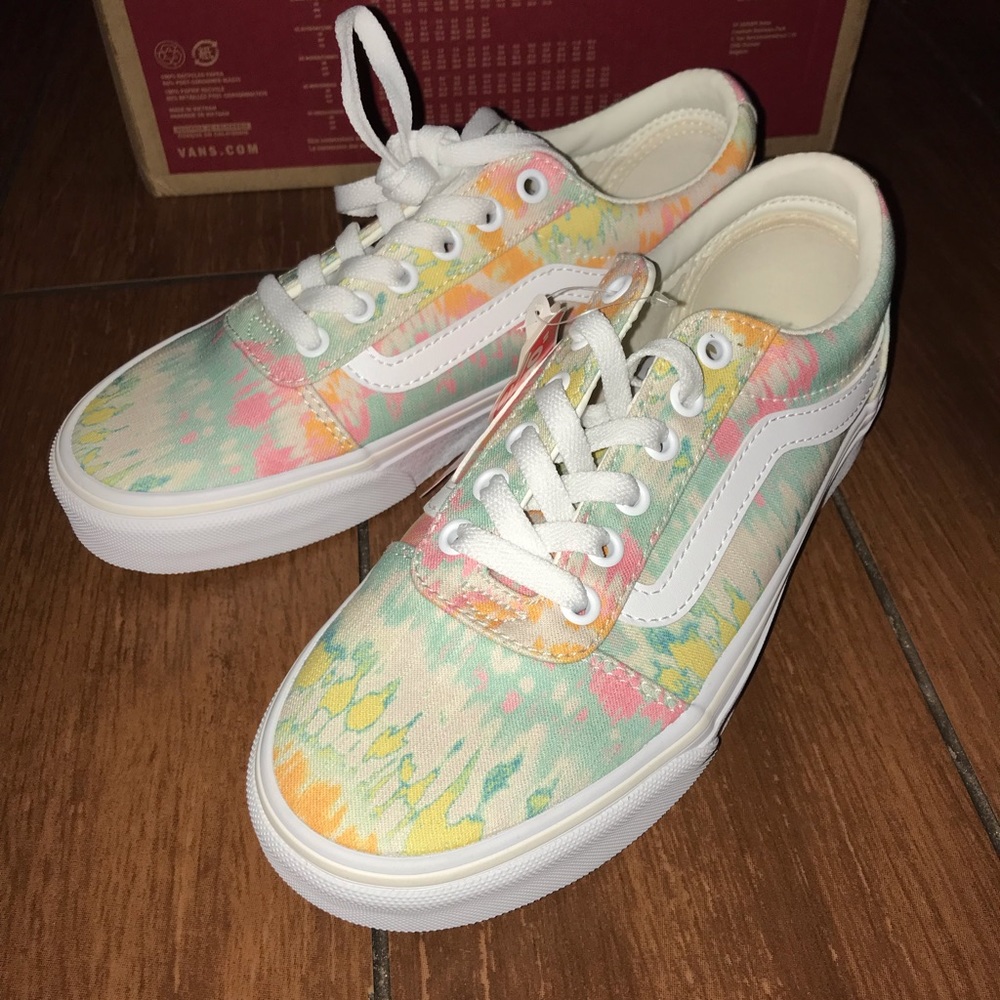 VANS, tie dye shoes, SIZE 7